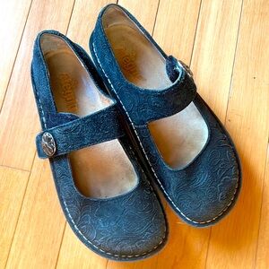 Allegria brand Mary Jane black shoes